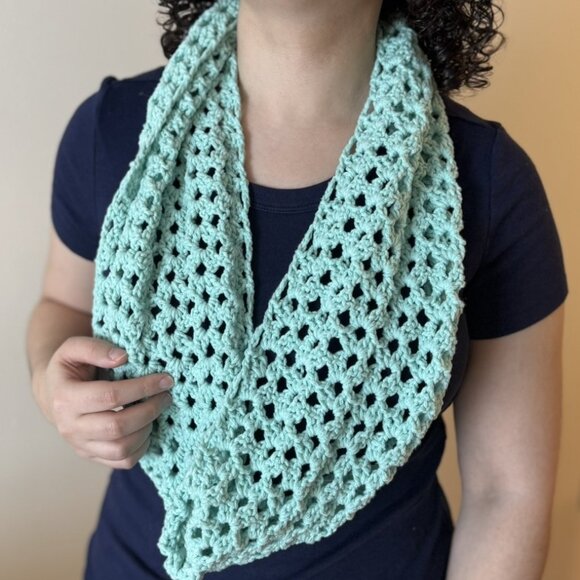 Minty Green Infinity Scarf - Picture 2 of 3